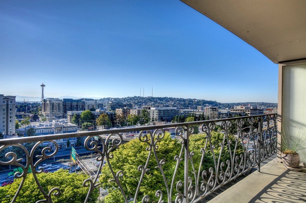 1740 Melrose Ave - View