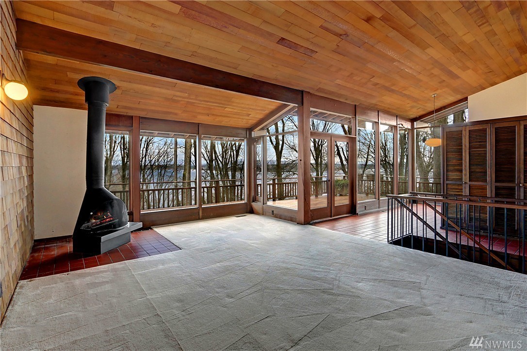 Madrona Treehouse with Lake Views Urban Living