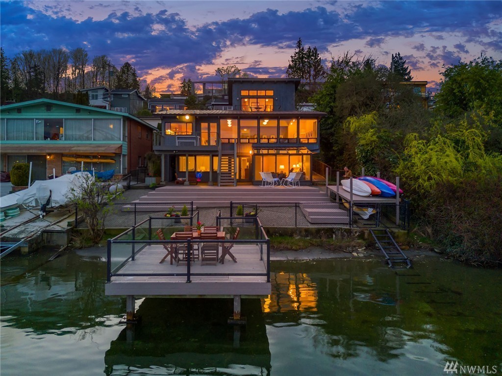 MidCentury Magnolia Waterfront Urban Living