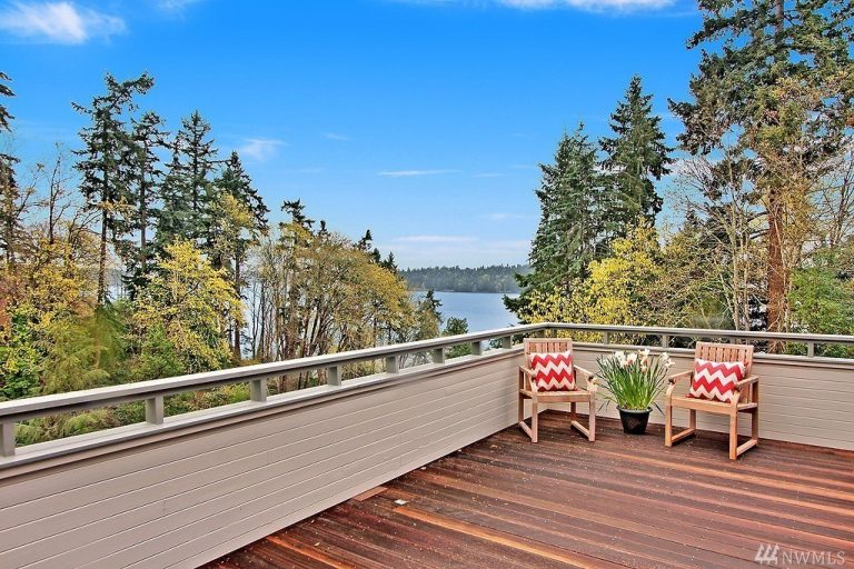 Mercer Island NW Contemporary with Shared Waterfront Urban Living