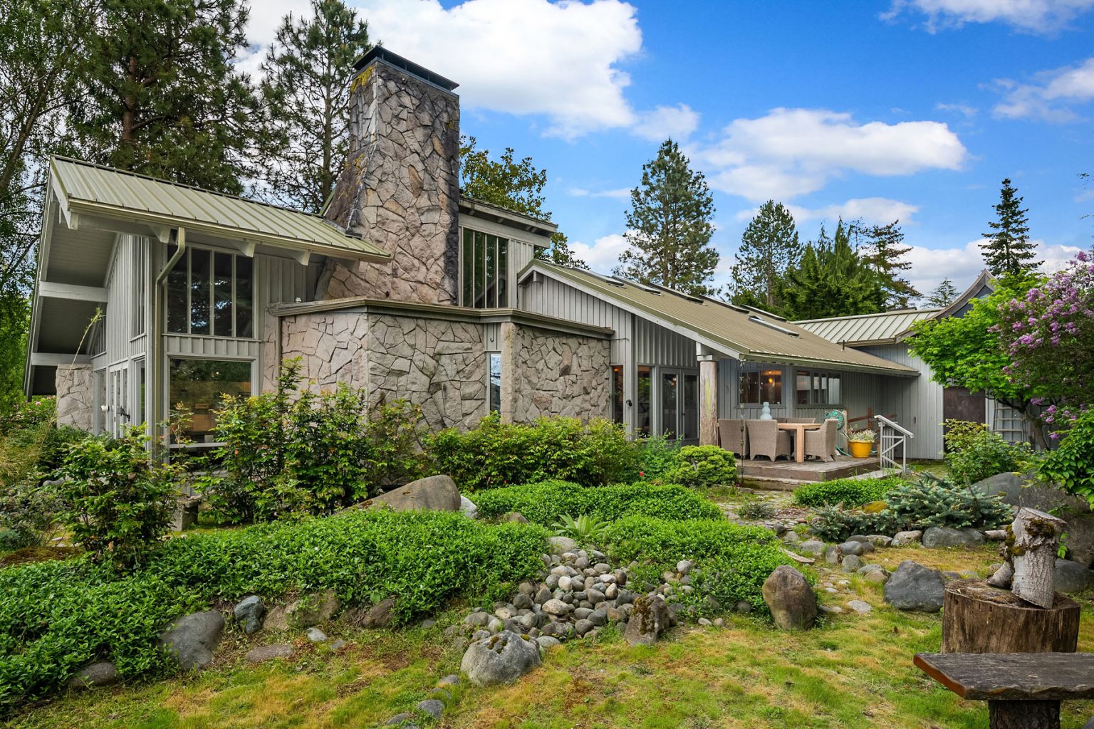 Roland Terrydesigned Northwest Contemporary is its own nature sanctuary Urban Living