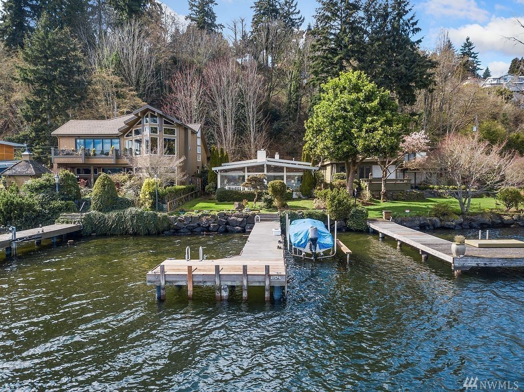 Lake Washington waterfront home in northeast Seattle - Urban Living