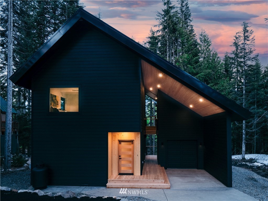 Modern ski cabin in Snoqualmie Pass Urban Living