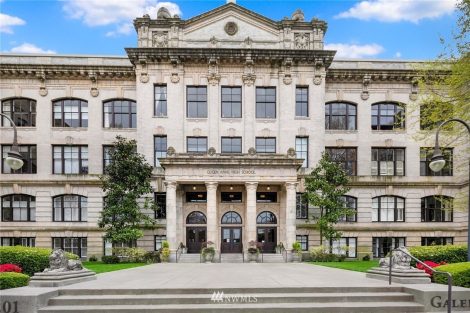 Queen Anne High School Condos - Seattle