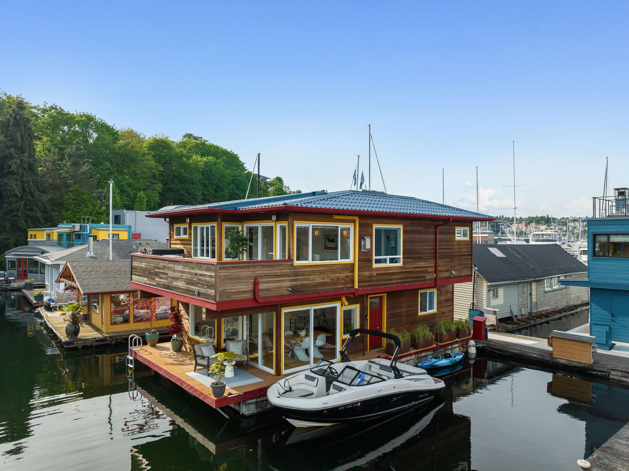 An Urban Living Listing: 2466 Westlake Ave N, Slip #11